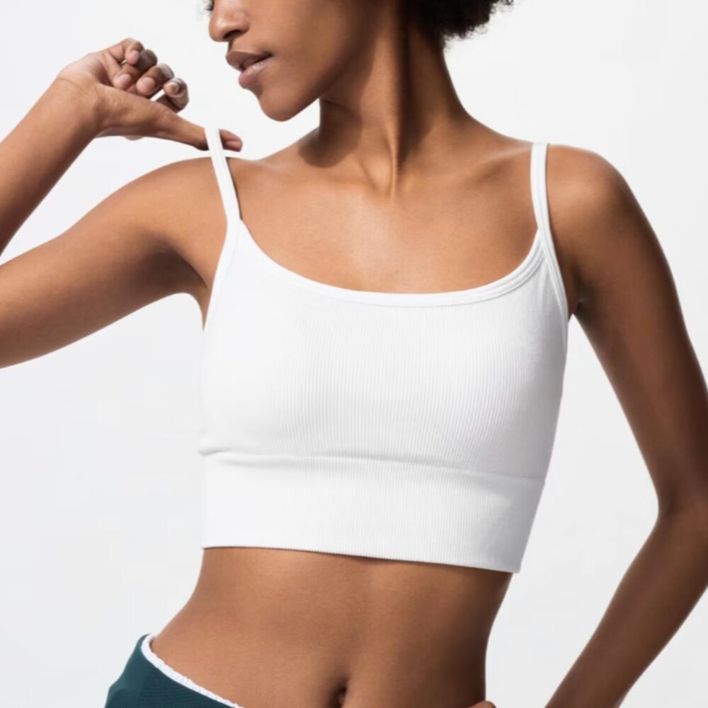 NWT UNIQLO Woman's Seamless White Half Bra Camisole with Cup Lining